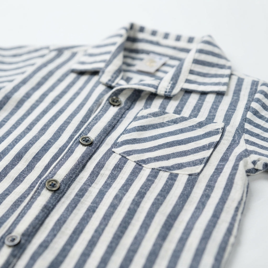 Camisa Lino Rayitas + Camiseta Osito + Jean